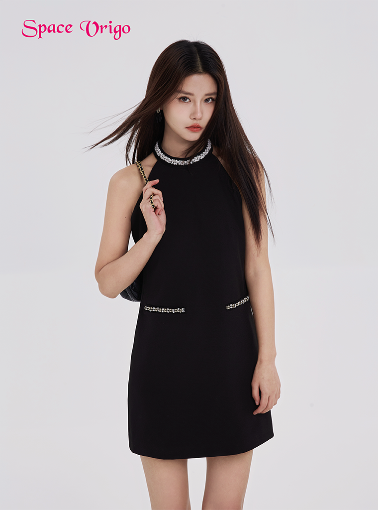 Light Luxury 25 Early Spring Christmas New Year's Day New Year's Holiday dress dress French fashion diamond trim black halter skirt drill edge